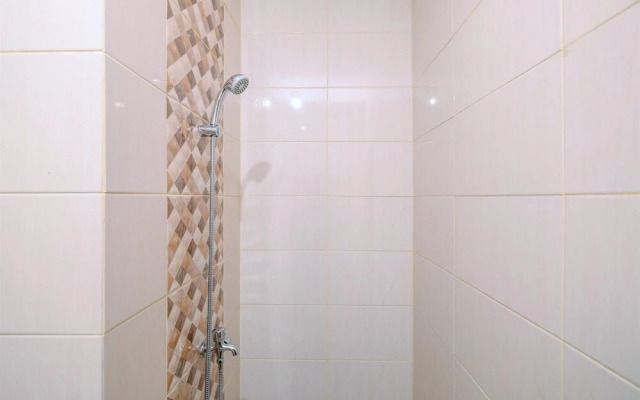 Comfortable And Cozy Studio Room At Dave Apartment