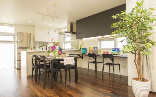 Resort House Plus One