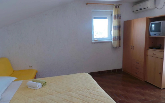 Apartments in Kornic/insel Krk 14471