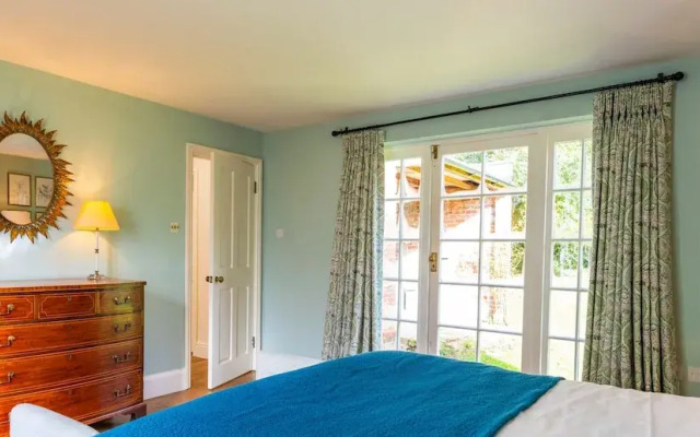 Luxurious Vineyard Hideaway At Stanlake Park