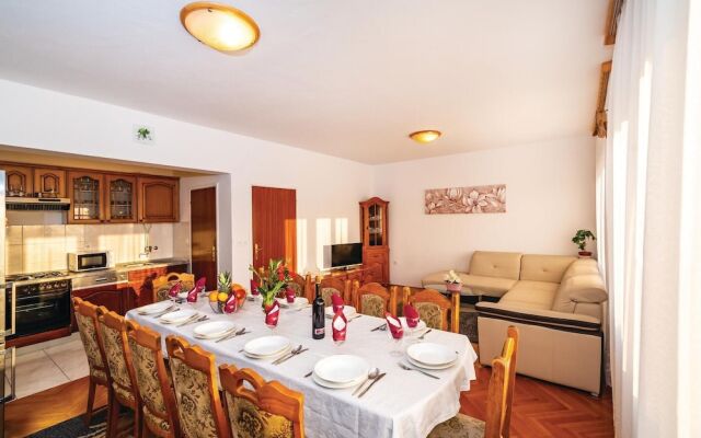 Stunning Home in Rovanjska With 5 Bedrooms, Wifi and Outdoor Swimming Pool