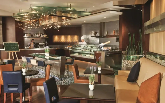 Raouche Arjaan by Rotana Hotel