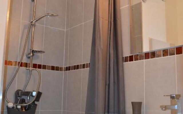 Studio Cabine avec Terrasse proche Plage C208