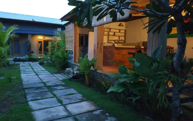 Surf Retreat Villa Sari