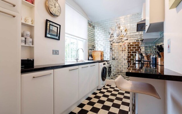 Queen's Gate Gardens