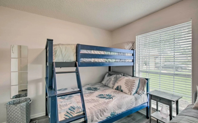 2 Mi to Lone Star Park: Irving Home w/ Fenced Yard