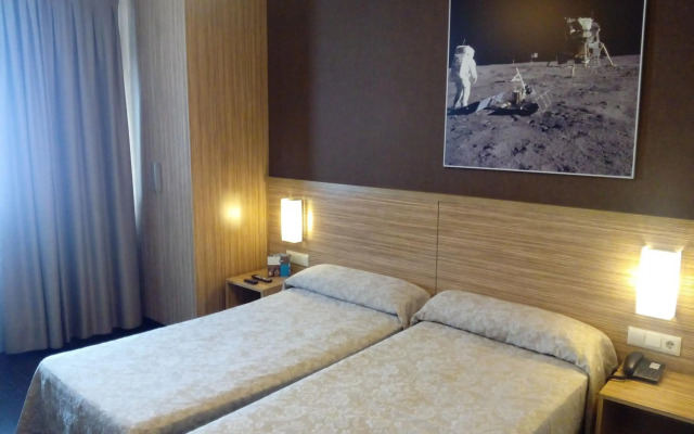 Hotel Moon