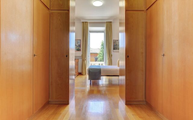 Colosseo Family Art 3BDR - Home and More