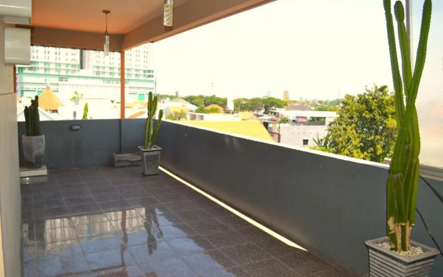 OYO 450 Semampir Residence