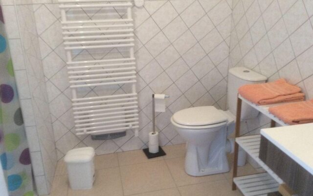 Maison restaurée - bien ensoleillée - calme