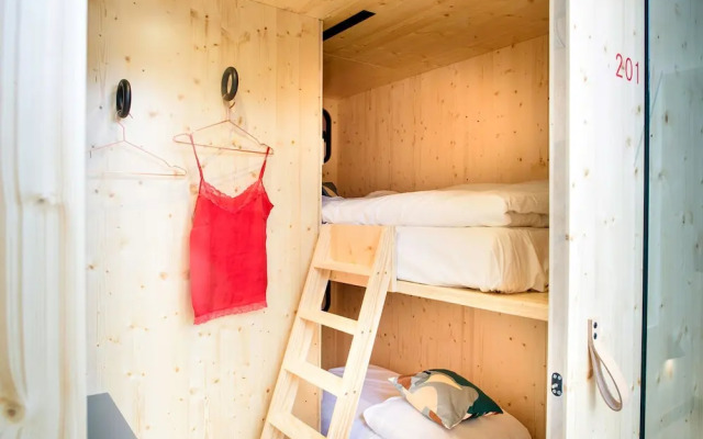 The Green Elephant Hostel & Spa