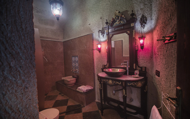 Elika Cave Suites & Spa