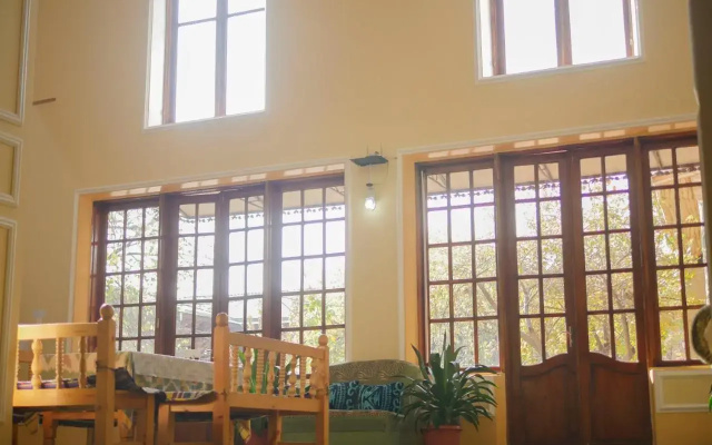 Guest House Ikathouse