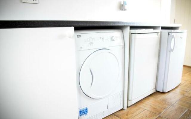 Airport/University Luxury Apartment 1