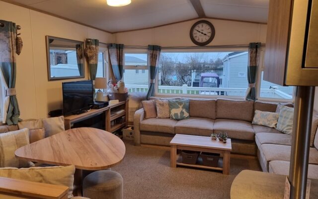 Luxury Pet Friendly Hot Tub Breaks at Tattershall