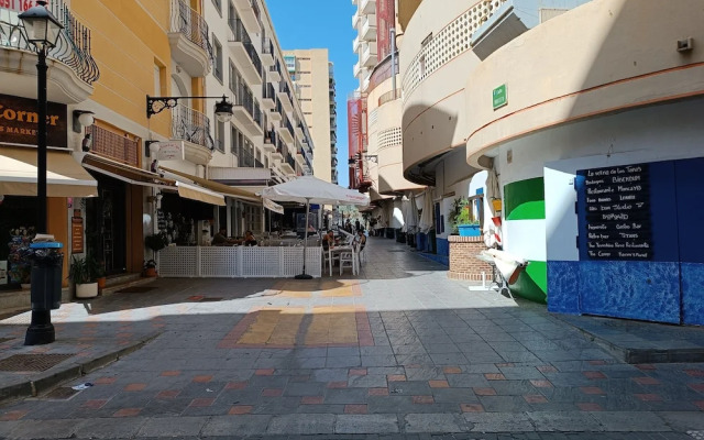 Amazing & Renovated 2-bedroom Flat in Fuengirola