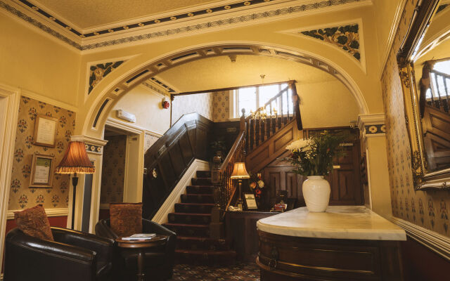 Trivelles Park Hotel