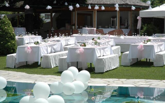 Ander Hotel