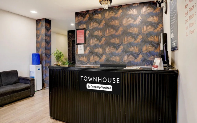 Cozy Stays Near Halasuru Metro Station