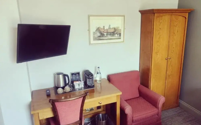 OYO The Greyhound Inn