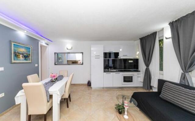 Apartments Luka