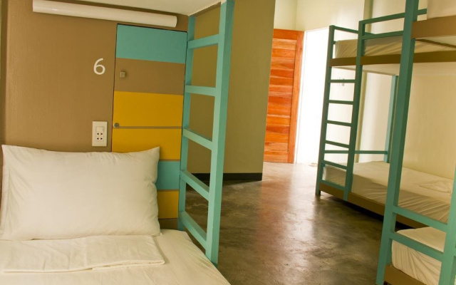 Second Wind Hostel by MNL