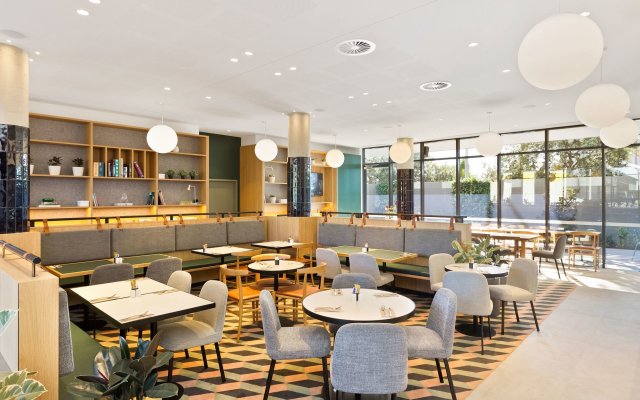 Mantra on Sydney Airport