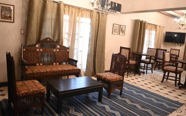 Eileen Hotel