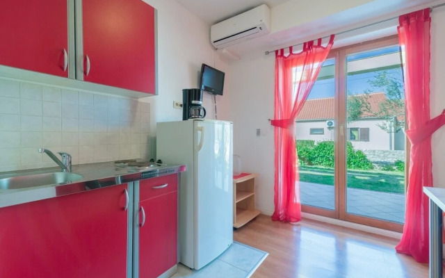 Bosko - 30m From the sea With Parking - SA2