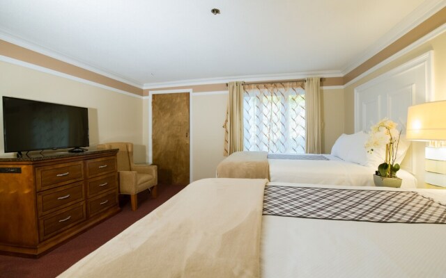 Villa On The River Inn