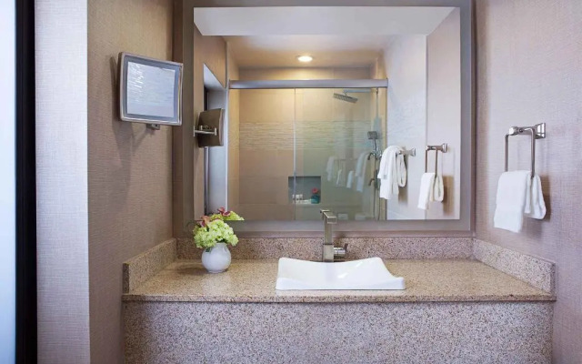 E-Central Downtown Los Angeles Hotel