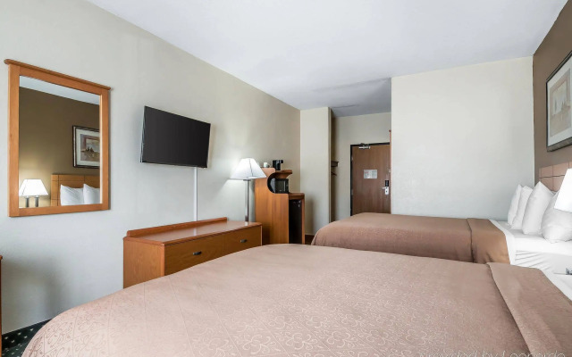 Quality Inn Coralville - Iowa River Landing