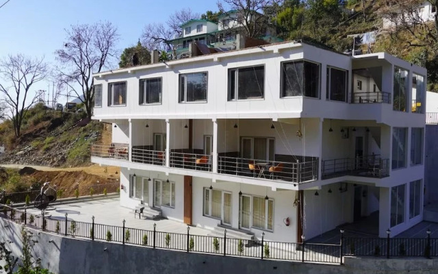 The Aesthetic Hotel & Restaurant