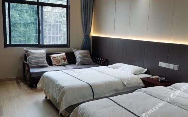 Yikai Business Hotel