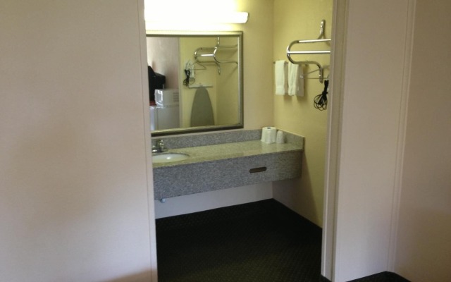 EZ Travel Inn