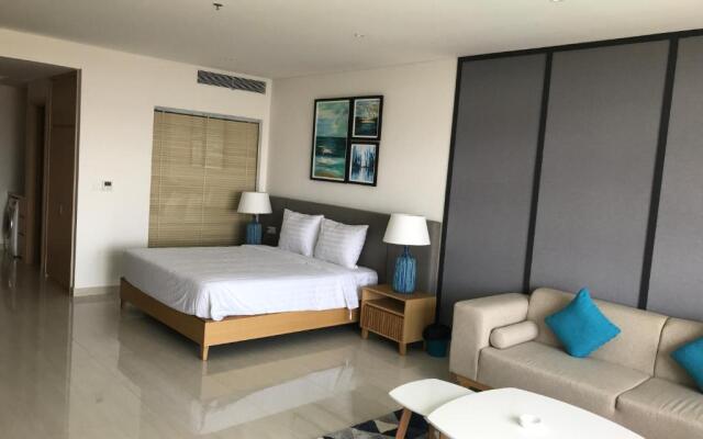One Bedroom Apartment with Sea View