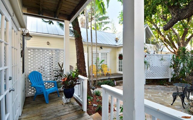 Tranquility by Avantstay Close to Duval St w/ BBQ & Shared Pool