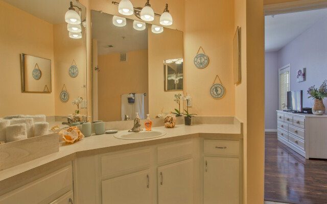 Exquisite Avalon Clearwater Condo,Minutes To Beach