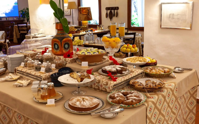 Nora Club Hotel