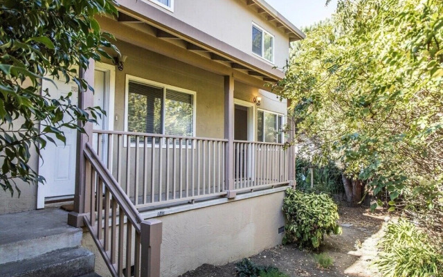 Sunny Two Bed in Richmond