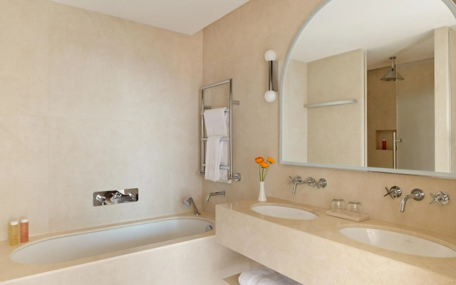 Monte-Carlo Bay Hotel & Resort