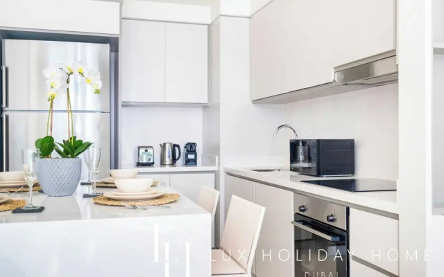 LUX  Luxury Sunrise Beachfront Suite 1