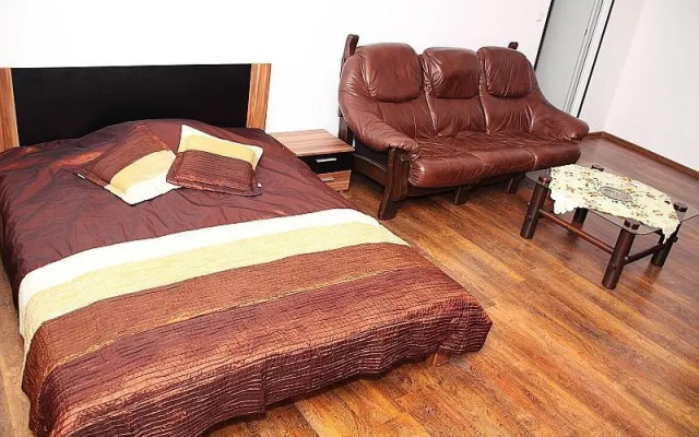 Calvi Gym - Pokoje Gościnne