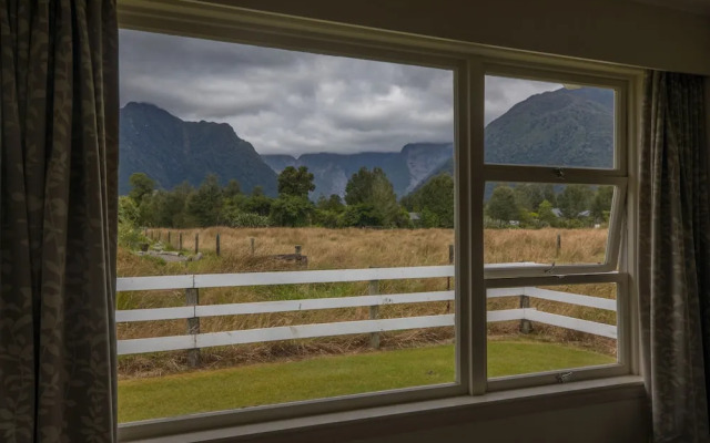 Mt Cook View Motel - Fox Glacier