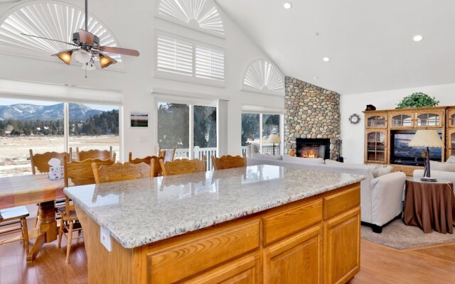 BIG Bear Cozy Hideaway #2253