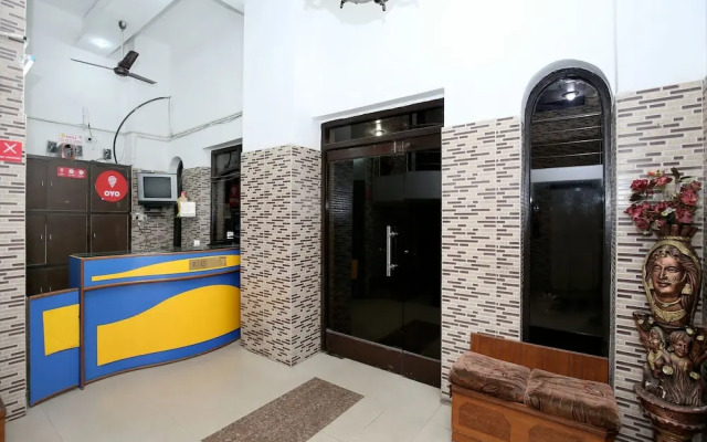 Collection O 12986 The Red Hotel