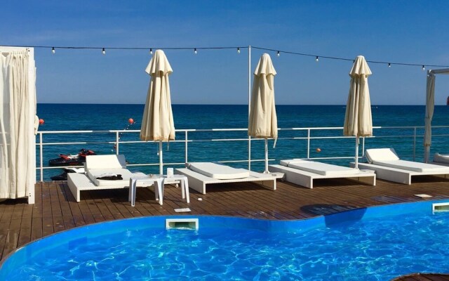 Bono Beach Hotel