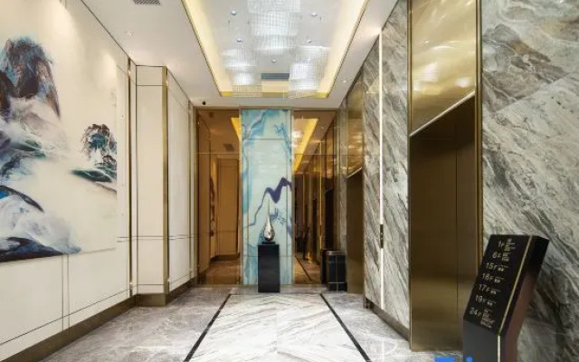 XANA Deluxe Hotel (Fangchenggang High-speed Railway Station Administrative Center)