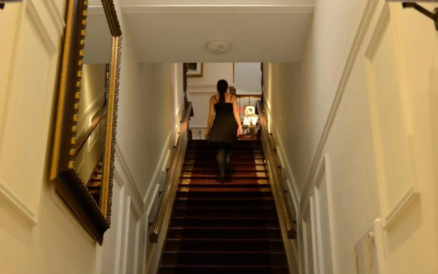 Parc Suites Hotel