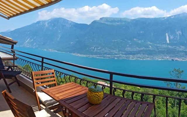 Casa Nonno Sergio Lake View by Gardadomusmea